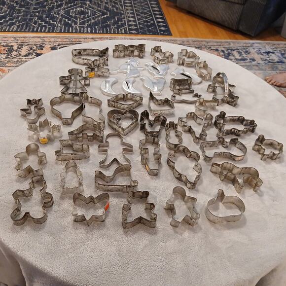 Lot of 45 Aluminum Metal Misc. Sizes & Shapes Cookie Cutters 7 with Handles - Picture 9 of 11
